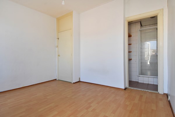 Medium property photo - Van den Berghstraat 6A, 2522 ZP Den Haag